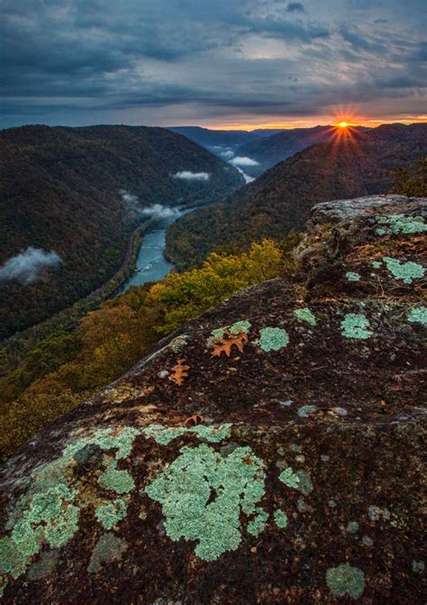 The Grand View In Autumn Scenic New River Gorge Places To Travel