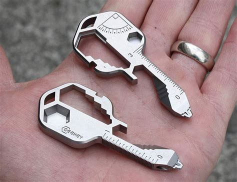 15 Best Self Defense Keychains Of 2021 From Pepper Spray To Alarms Spy