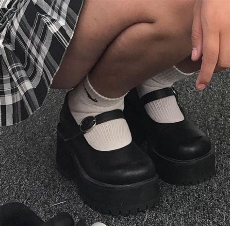 dr shoes sock shoes me too shoes shoes heels heel boots shoes sneakers aesthetic shoes