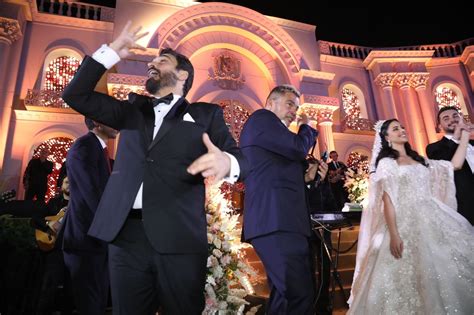 إطلالة مختلفة لليلى أحمد زاهر من حفل زفاف ابنة حميد الشاعري صور الأسبوع
