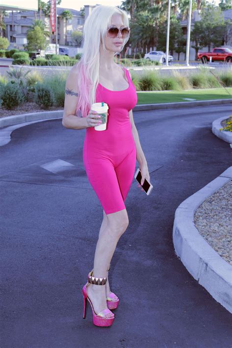Angelique Morgan In Pink At A Starbucks 14 Gotceleb