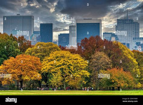 Autumn Colors Central Park Manhattan New York Usa Stock Photo Alamy