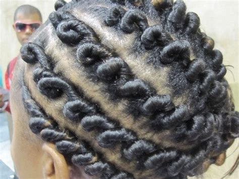 African twists are a trendy and stylish strategy to shield your pure black hair. Spotlight on Style: The Twist'n'Knot in 2020 | Natural ...