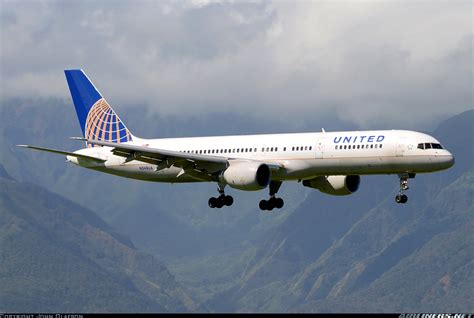 Boeing 757 222 United Airlines Aviation Photo 2772560