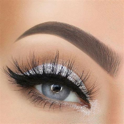 40 Glamorous Silver Grey Eye Makeup You Are Sure To Love 40 Glamorous