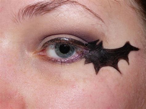 Halloween Bat Wing Eyeliner Tutorial