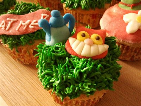 The cupcakes themselves are just standard vanilla cupcakes. Alice in Wonderland Cupcakes | Alice in wonderland ...