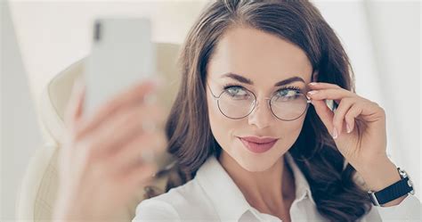 8 Perfect Eye Makeup Tips For Glasses Wearers