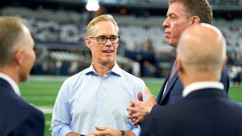 Tony Romo Tells Joe Buck Youre Welcome After Lucrative Espn Deal