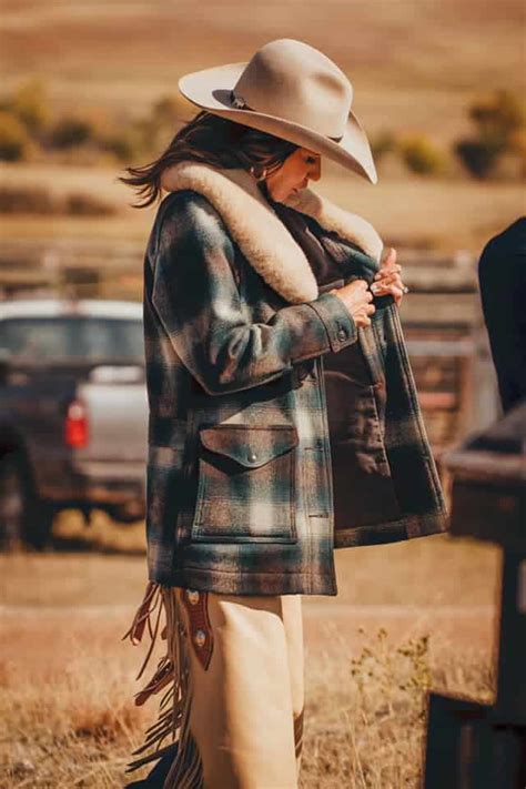 Kristi Noem South Dakotas Cowgirl Governor Cowgirl Magazine
