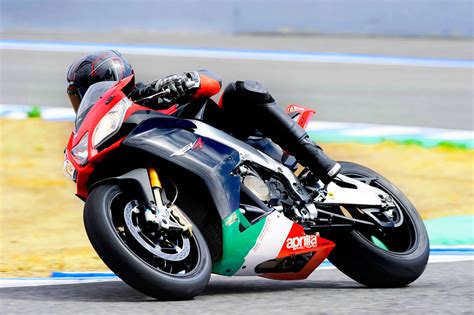 Changes as anticipated, the aprilia has introduced the electronic package aprc at the end of 2010 when it launched the rsv 4 factory special edition version of the. 2011 Aprilia RSV4 Factory APRC SE Motorcycle model review ...