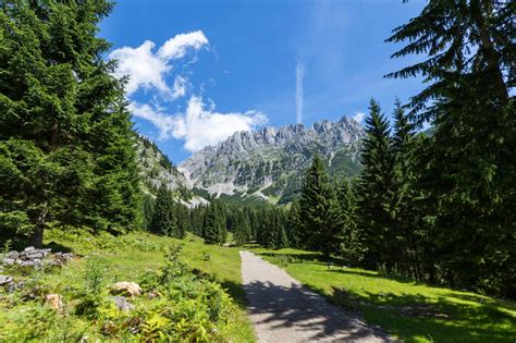 Oostenrijkse Alpen Weg Door Het Landschap Van De De