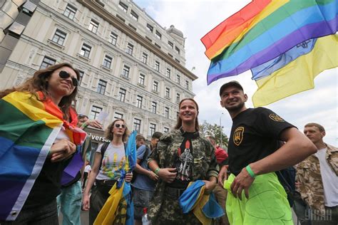 Каким будет парад ко дню независимости. Командующий "ООС" отправил провинившихся бойцов ВСУ на гей ...