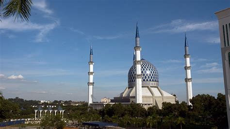 Fly from sultan abdul aziz shah (szb) to singapore seletar apt (xsp). Masjid Sultan Salahuddin Abdul Aziz Shah (Blue Mosque ...