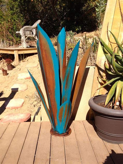 Surprise to see that cactus plants come in so many different shapes and sizes. Massive Blue Rustic Tequila Agave, Metal Garden Sculpture ...