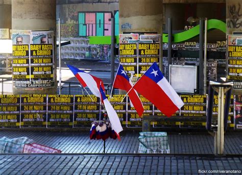 Banderas Chilenas Santiago Chile RiveraNotario Flickr