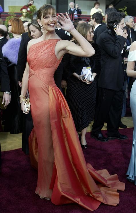 2004 She Waved To The Crowd As She Hit The Red Carpet Jennifer