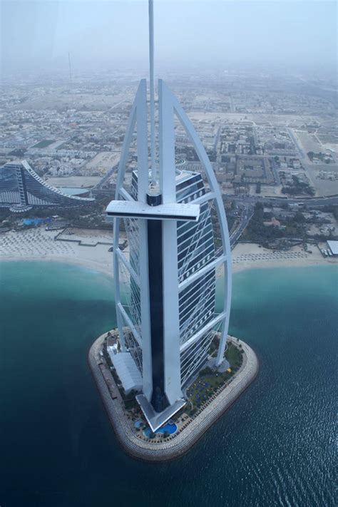 It is monumental modern architecture. Sandra Bauzá. Luxury Places: El Hotel Burj Al Arab en Dubái 7*