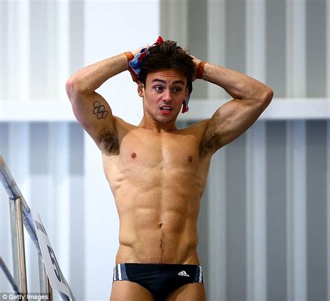 tom daley shows off his incredible abs at british national diving cup daily mail online