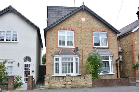 Maybe you would like to learn more about one of these? Chestnut Grove, Staines-Upon-Thames | House styles ...