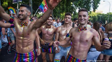 Cologne Celebrates Germanys Largest LGBT Pride Parade News DW