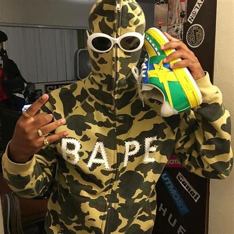 Pin By Trippin Ky On B A P E Boy Styles Hypebeast Wallpapers Bape