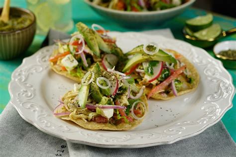 Tostadas De Salpicón De Pollo