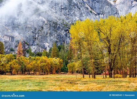 Yosemite Valley At Cloudy Autumn Morning Stock Photo Image Of Tourism