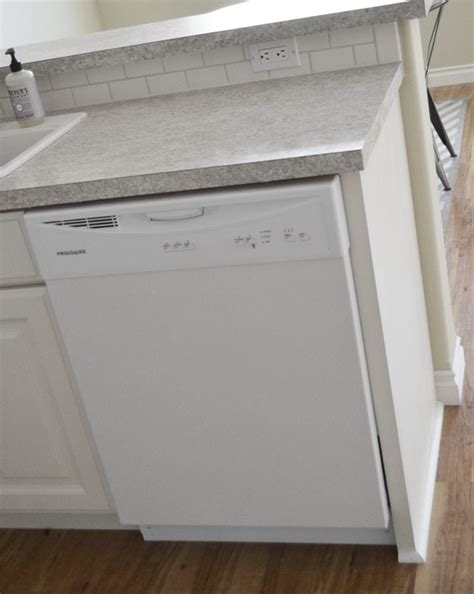 The top of the door should be below the control buttons. Momplex | Ana White