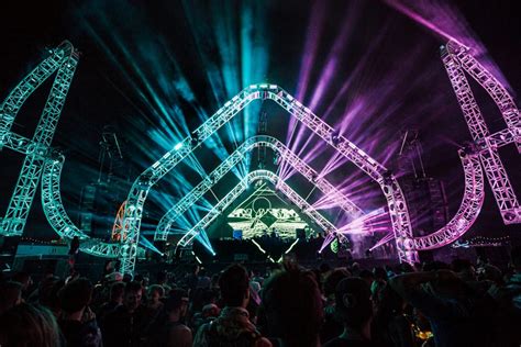 Explore The Sounds Of The Stereobloom At Edclv 2021 Edm Identity