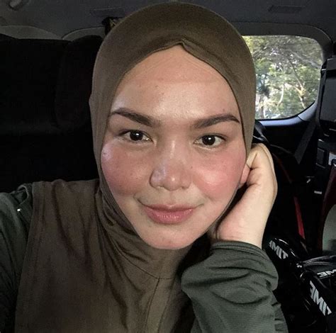 8 Potret Siti Nurhaliza Tanpa Makeup Tetap Beraura Dan Memesona
