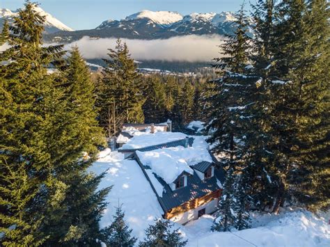 Beautiful Log Home With Stunning Mountain Views British Columbia