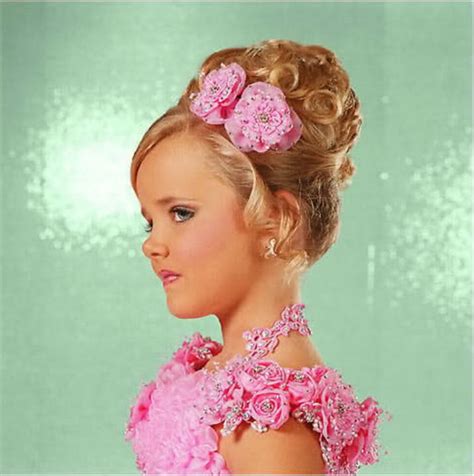 Apr 28, 2021 · here we take a look at women's 1960s hairstyles, along with popular accessories. Cute hairstyles for 11 year olds | Hair Style and Color ...