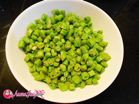 4)kacau sehingga naik bau dan kemudian masukkan kicap manis, corn syrup dan cuka. Resepi Udang Lipan Goreng Cili Kering ~ Resep Masakan Khas