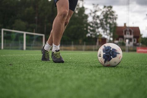 How To Improve Your Weak Foot In 5 Easy Steps At Any Age Xampion