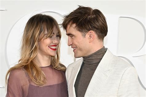 Caras Suki Waterhouse E Robert Pattinson Surgem Apaixonados Na