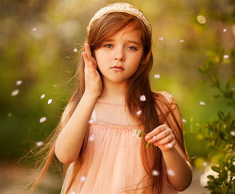 Foto Kleine Mädchen Braunhaarige Süß Kind Gesicht