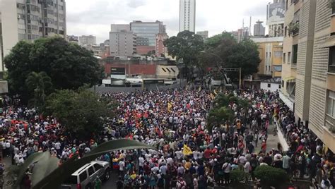 Talcual On Twitter Ahora Piquete De La Policía Nacional Bolivariana Pnb Lanza Bombas