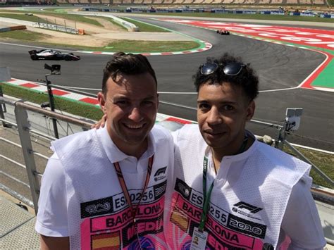 What is he doing #zsoltbaumgartner if the #ausgp will be cancelled, my fellow countryman zsolt baumgartner deserves a trophy as he is. Vak F1-rajongót autóztatott Baumgartner Zsolt | Vezess