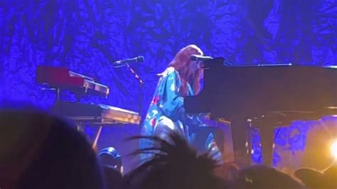 Addition Of Light Divided Live Tori Amos Manchester O2 Apollo
