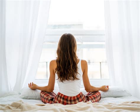 Morning Yoga Poses You Can Do In Bed Morning Yoga Morning Yoga Poses Yoga Poses Kulturaupice