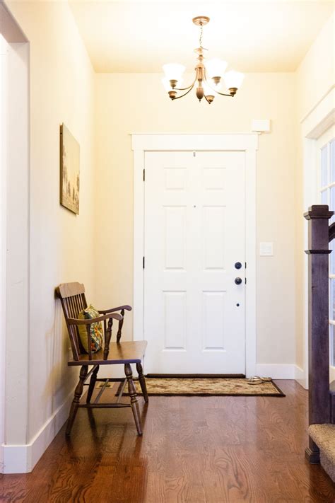 How To Decorate An Entryway For Great First Impressions