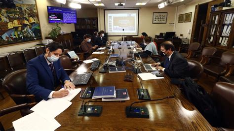 A la tesorería general de la república la nómina de personas que califican para recibir el bono fiscal según lo determinado por la normativa. Bono de $200 mil: Comisión de Trabajo aprueba en general el proyecto - Meganoticias