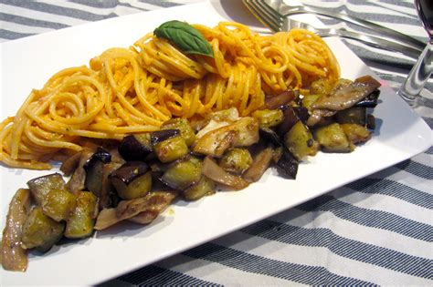 Vegetarische spaghetti met ricottapesto en aubergine