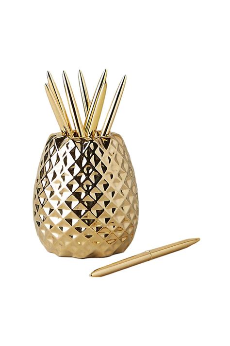 These gifts are easy on the pocket and will definitely be appreciated by those coworkers you. 23 Best Gifts for Coworkers 2017 - Great Christmas Gifts ...