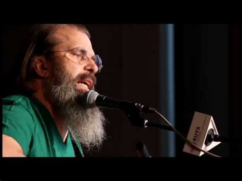 (same chords as first verse) pancho was a bandit, boys rode a horse fast as polished steel wore his guns outside his pants for all the honest world to feel pancho met his match. Steve Earle - "Pancho and Lefty" Chords - Chordify