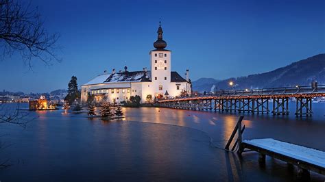 Sie hat 13.275 einwohner (stand 1. Gmunden-Ort, Seeschloss Orth Oberösterreich AUT ...