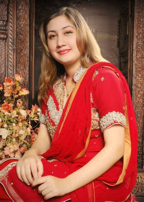 The Best Artis Collection Urooj Mohmand Cute Pashto Young Singer Latest Hq Red Dress Pictures