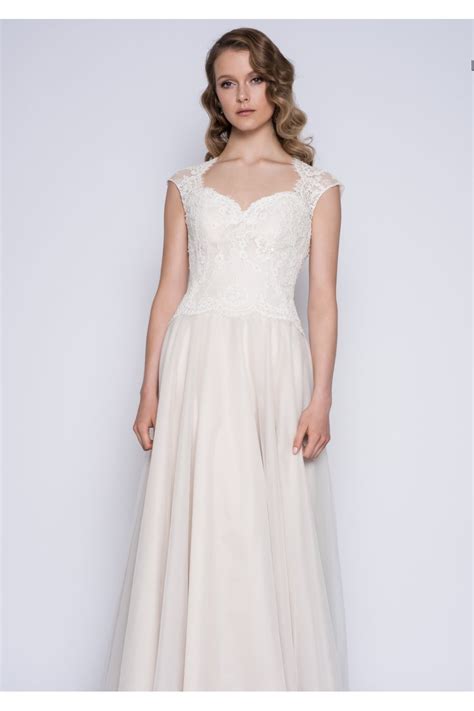Thanks to their innovative bridal designs, intricate details, luxurious fabrics and affordable designs, uk.millybridal.org has quickly become a popular online shop in the uk bridal industry. Loulou Bridal FREYA Calf Length Wedding Dress With Cap ...