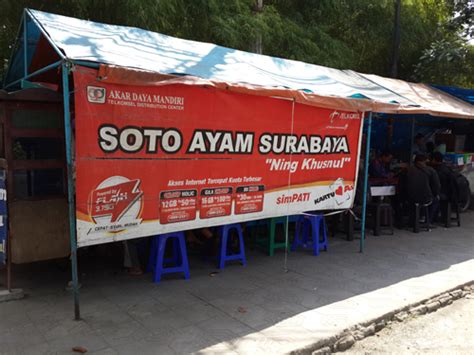 Ayam geprek mendadak jadi pembicaraan. Spanduk Warung Soto Ayam - contoh desain spanduk